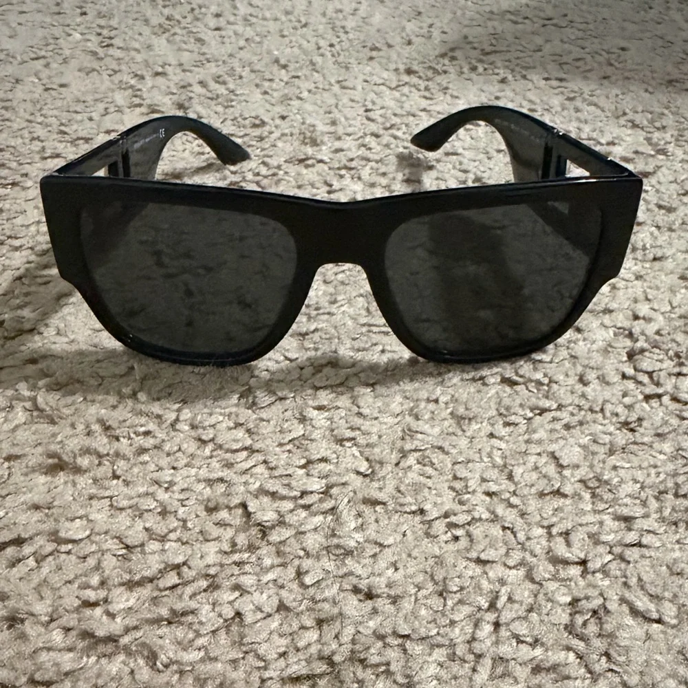 Versace VE4403 sunglasses  Like new